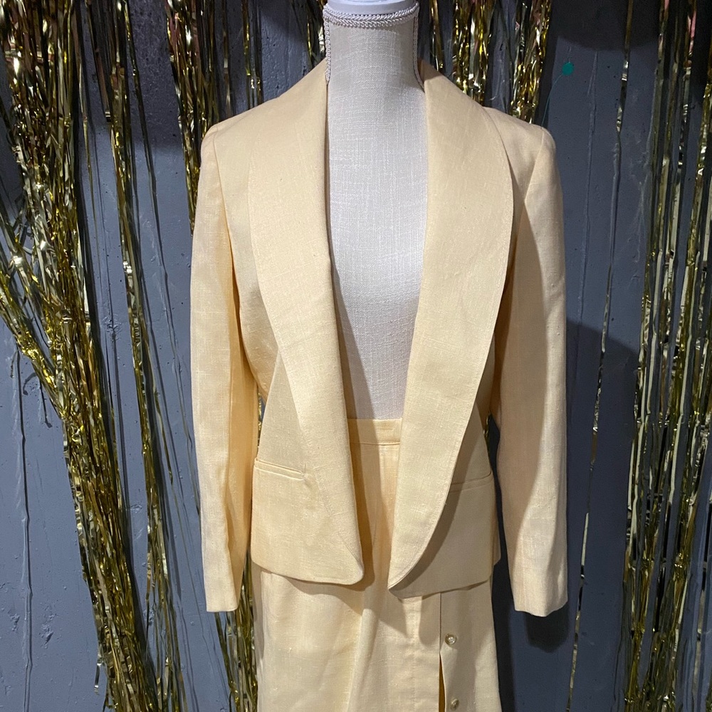 Women's skirt, pants and jacket suit